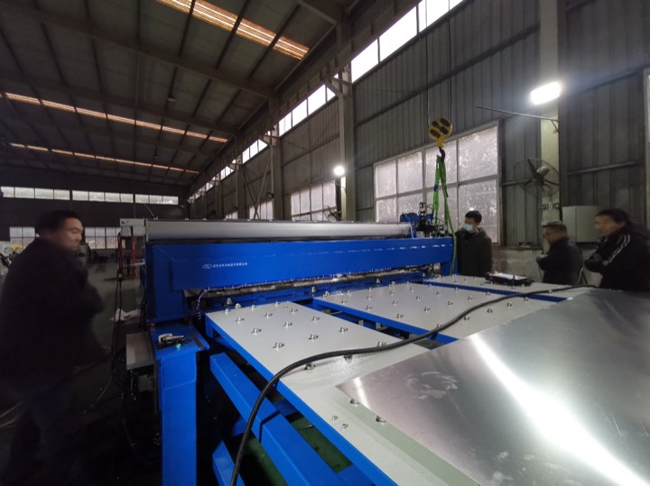 Robotic laser welding service setup for sheet panels