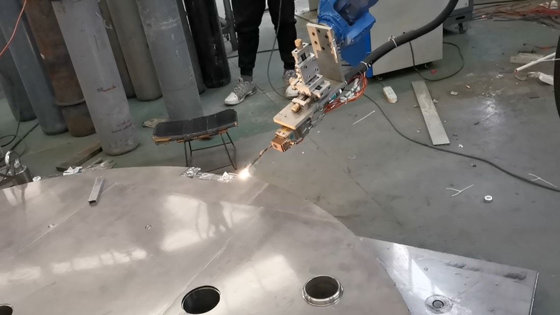 Robotic laser welding fixture and process setup